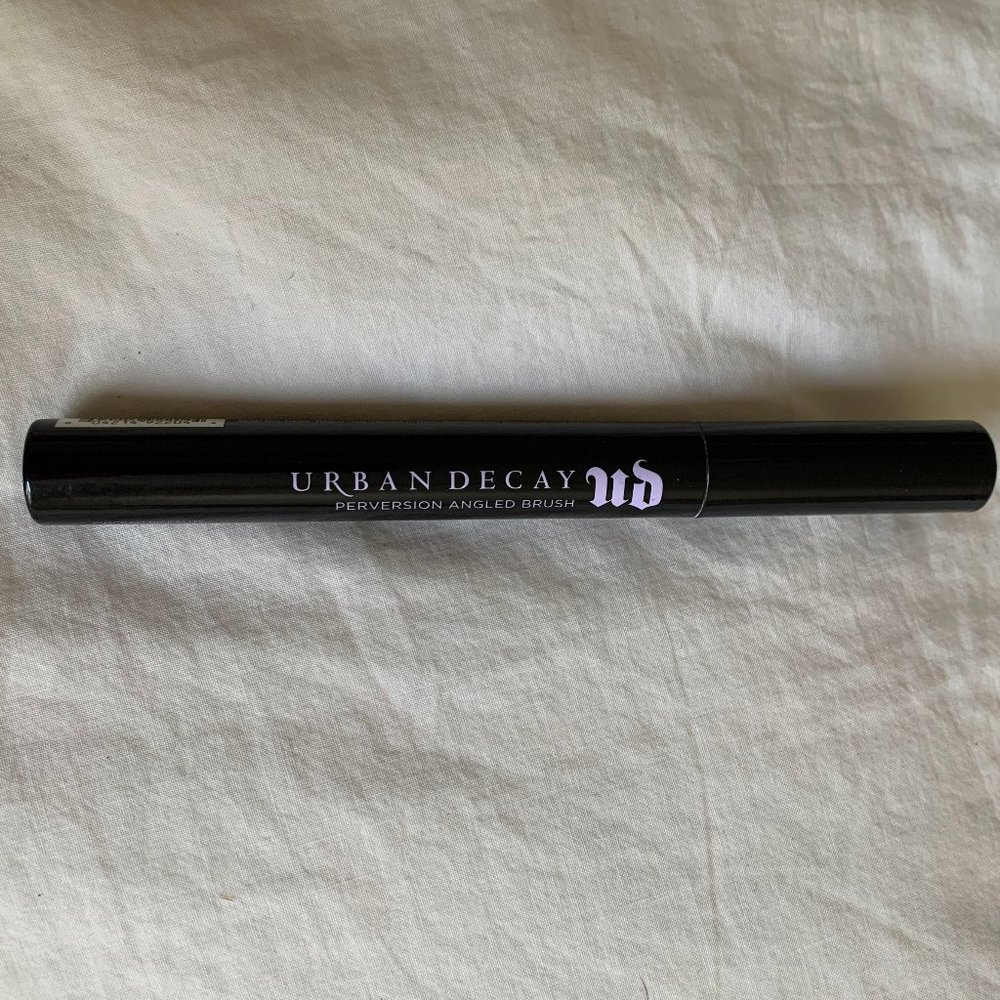 NWT Urban Decay Perversion Angled Brush